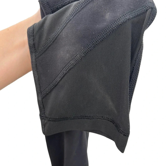 Lululemon High Times Crop *Tech Mesh Black Leggings Size 6 - Picture 5 of 8